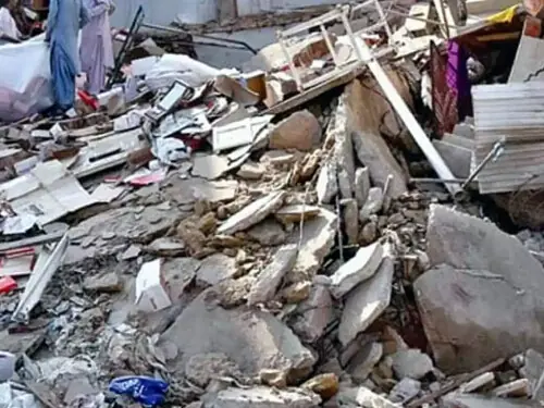 13 killed in Karachi wall collapse 13 killed in Karachi wall collapse