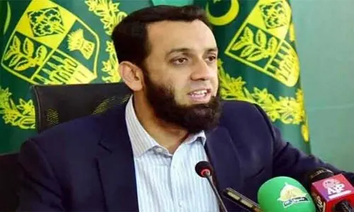 Sons allowed talking to IK on Eid: Tarar