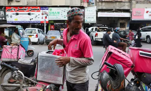 Pakistan&rsquo;s delivery riders race for Eid, but Iran war squeezes earnings