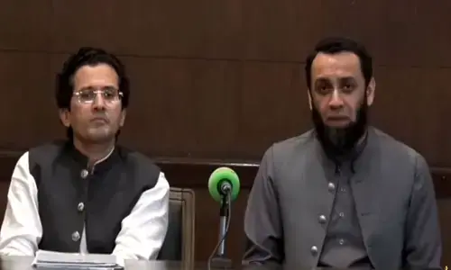 عالمی تیل کی قیمتوں میں مزید اضافے کے خدشے کے پیشِ نظر ایندھن کی بچت ناگزیر ہے، عطاء اللہ تارڑ