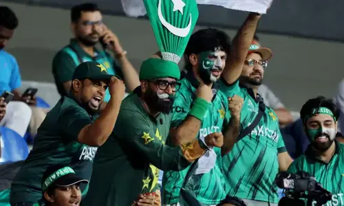 ایندھن بحران کے باعث پی ایس ایل کے میچز تماشائیوں کے بغیر کرانے کا فیصلہ، افتتاحی تقریب بھی منسوخ