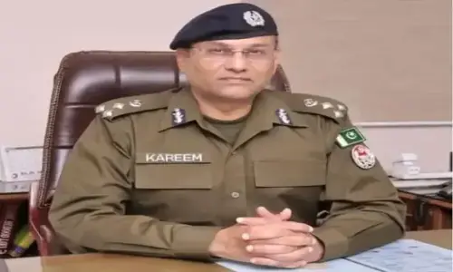 IG Punjab offers Eid prayers at Police Lines