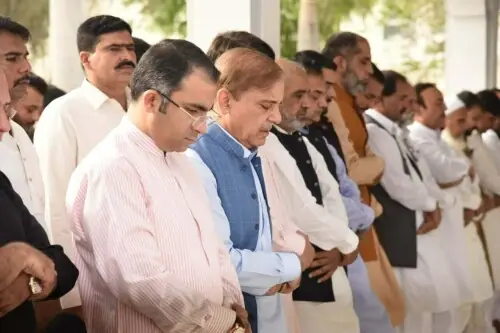 PM offers Eid prayers at Lahore