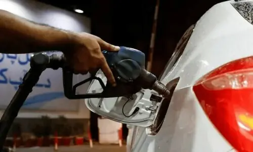 Pakistan govt bans high-octane fuel use in official vehicles to cut cost