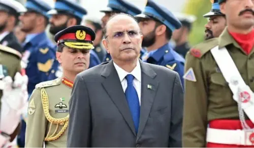 President Zardari confers military awards on armed forces personnel
