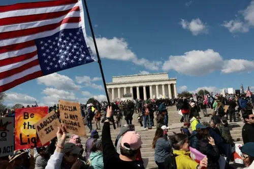 Anti-Trump &lsquo;No Kings&rsquo; rallies pop up in thousands of US cities