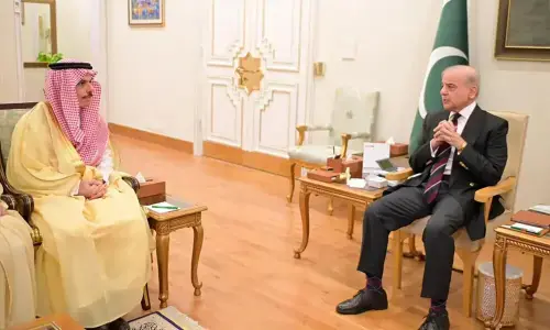 پاکستان ہر حال میں سعودی عرب کے ساتھ کھڑا رہے گا، وزیراعظم کی یقین دہانی