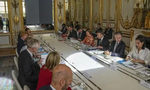 France rules out broad energy aid despite lower deficit