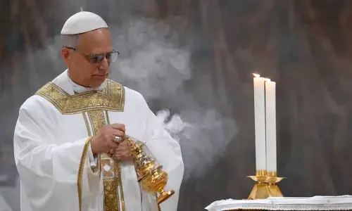 &lsquo;Choose peace&rsquo;: Pope marks first Easter under cloud of Mideast war