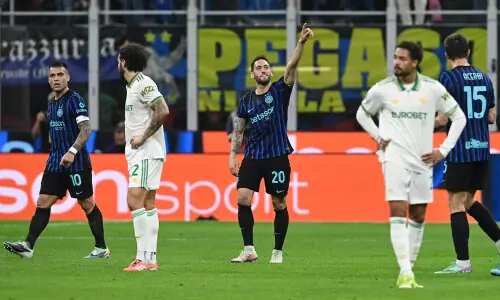 Thuram and Martinez star as Inter dismantle Roma 5-2