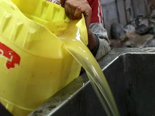 India&rsquo;s sugar, edible oil demand drops as commercial gas shortages hit restaurants