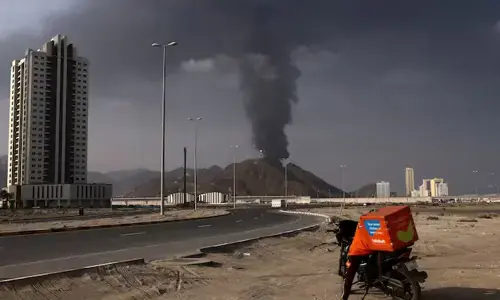 سعودی عرب میں توانائی کی تنصیبات پر ایرانی میزائل اور ڈرون حملے، پاکستان کا شدید اظہار مذمت