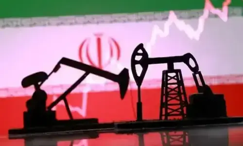 سعودی تیل تنصیبات پر حملوں کی اطلاعات کے بعد خام تیل کی قیمتیں بڑھ گئیں