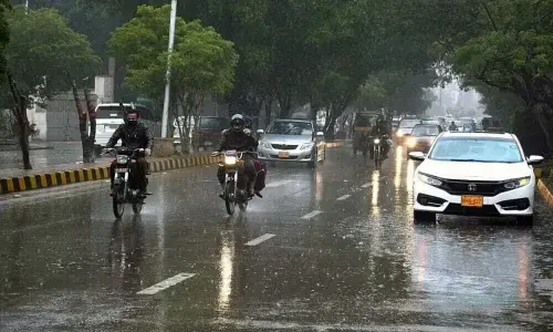 رواں ہفتے کے آخر میں ملک کے بالائی علاقوں میں بارش اور گرج چمک کی پیش گوئی