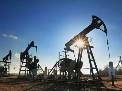 Oil prices steady