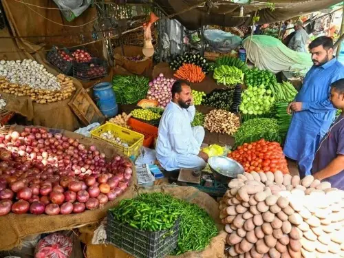 Prices of vegetables, wheat flour, chicken show declining trend