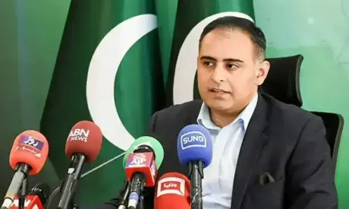 Kayani engages with businessmen to streamline tax reforms
