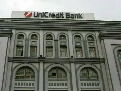 UniCredit says to outline details for &lsquo;Commerzbank transformation&rsquo; on Monday