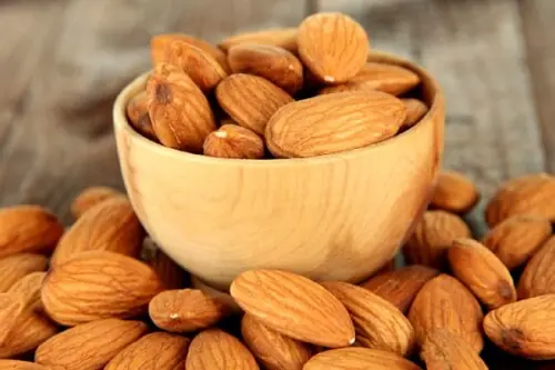 Import values of almonds from all origins issued Import values of almonds from all origins issued