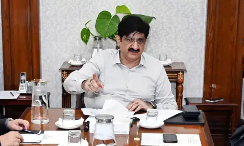 وزیراعلیٰ سندھ کی یونیورسٹی روڈ پر مکس ٹریفک لینز کی بحالی کے لیے 3 ماہ کی مہلت