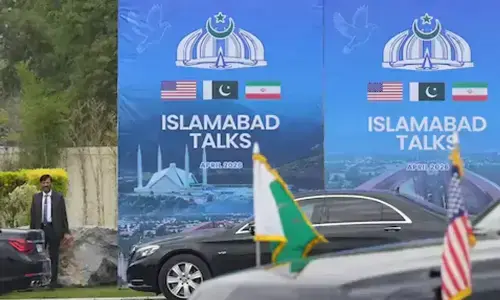 روبرو مذاکرات کی ناکامی کے باوجود پاکستان کی ایران امریکہ خلیج کم کرنے کی کوششیں جاری