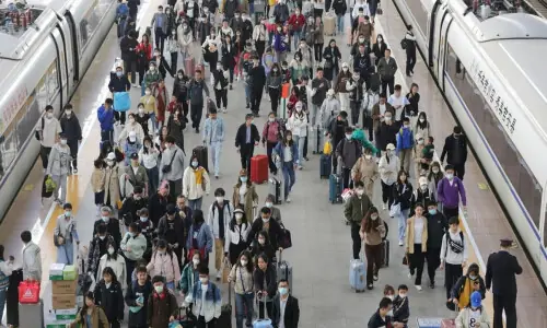 China railway handles record 24.8m passengers on May Day