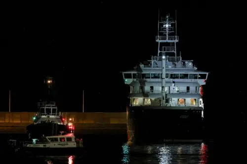 Cruise ship hit by hantavirus outbreak arrives in Tenerife