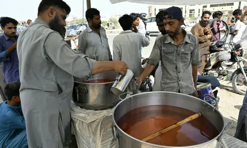 Rescue 1122 establishes over 25 heat relief camps