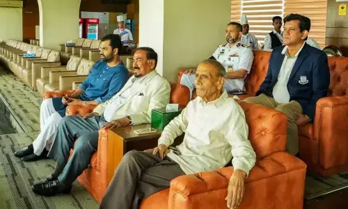 ڈھاکہ اسٹیڈیم : بنگلہ دیشی قائم مقام صدر اور سابق سیکرٹری اطلاعات کرکٹ میچ دیکھنے پہنچ گئے