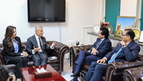 Pakistan, US discuss expanding energy and economic cooperation