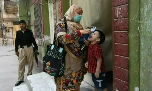KP govt to deploy 35,000 security personnel on polio campaign
