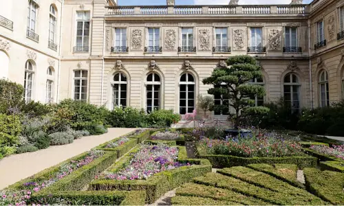 Graft probe: French investigators searched presidential palace