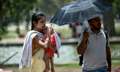 Heatstroke kills 16 in India as temperatures climb