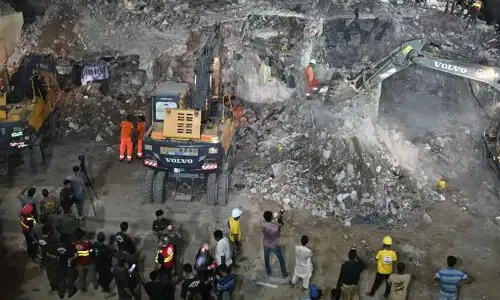 Eight die in I Coast building site collapse