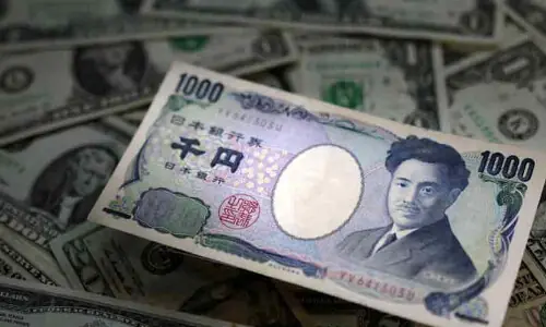Yen hovers near intervention zone as traders weigh Middle East risks