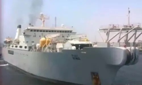 Two cargo ships collide near Karachi port Two cargo ships collide near Karachi port