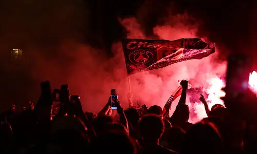 780 arrested, deadly road accident in riotous PSG victory celebrations across France