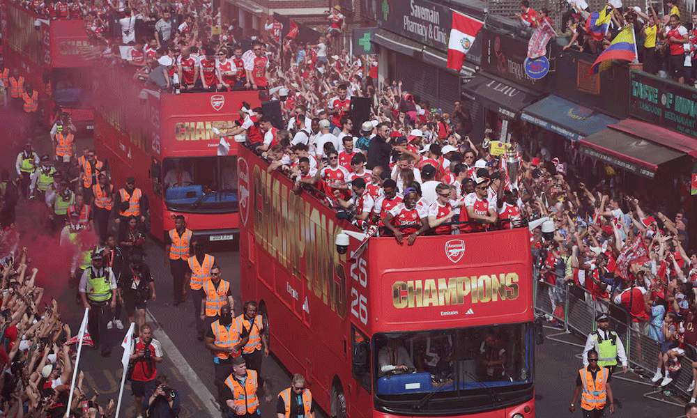 Arsenal paint London red with victory parade after Premier League title win