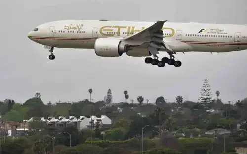 Etihad Airways orders widebody planes, sees return to pre-war capacity in June