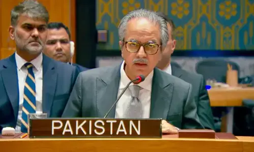 امن کو مزید موقع دیں، امریکہ ایران تناؤ کے درمیان پاکستان کی اپیل