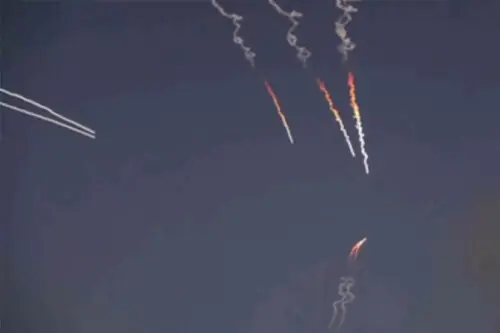 US launches new strikes after Trump threatens to attack Iran 'very hard'