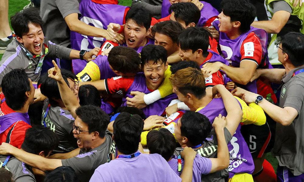 Hwang and Oh strike as South Korea fight back to sink Czech Republic