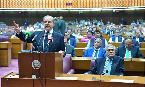 بجٹ پر گرم بحث، وزیراعظم کی اپوزیشن کو مفاہمت کی پیشکش
