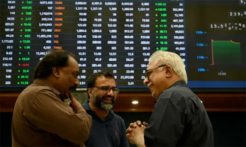 Bulls roar at PSX, KSE-100 up over 3,100 points amid US-Iran peace deal