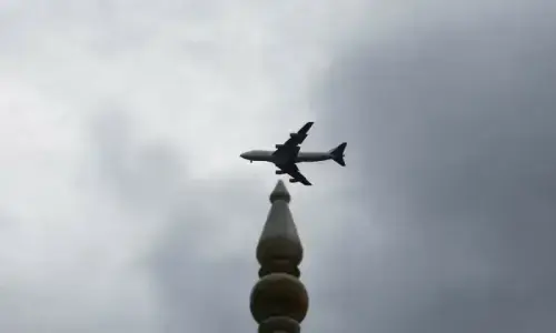 پاکستان نے بھارتی طیاروں کے لیے فضائی حدود پر پابندی میں 24 جولائی تک توسیع کر دی