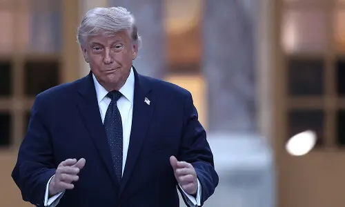 Trump defends Iran deal from critics he calls 'fools' Trump defends Iran deal from critics he calls 'fools'