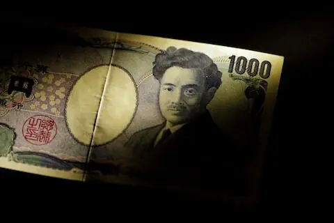 Yen at brink of 40-year low puts markets on intervention watch