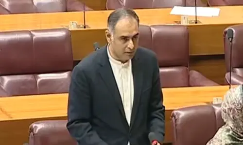 Kayani tells NA: Approx 3.5m shopkeepers to be brought into tax net