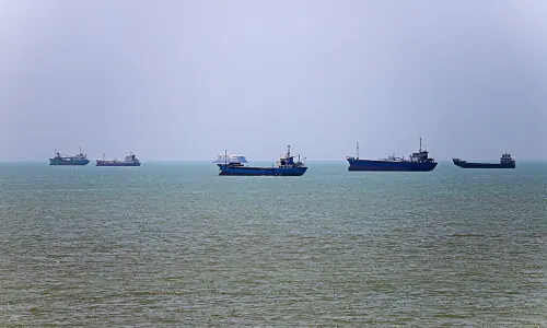 US military 'vigilant' after Iran announces Hormuz closure