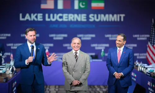 Pakistan, US, Qatar leaders expect talks to promote global peace